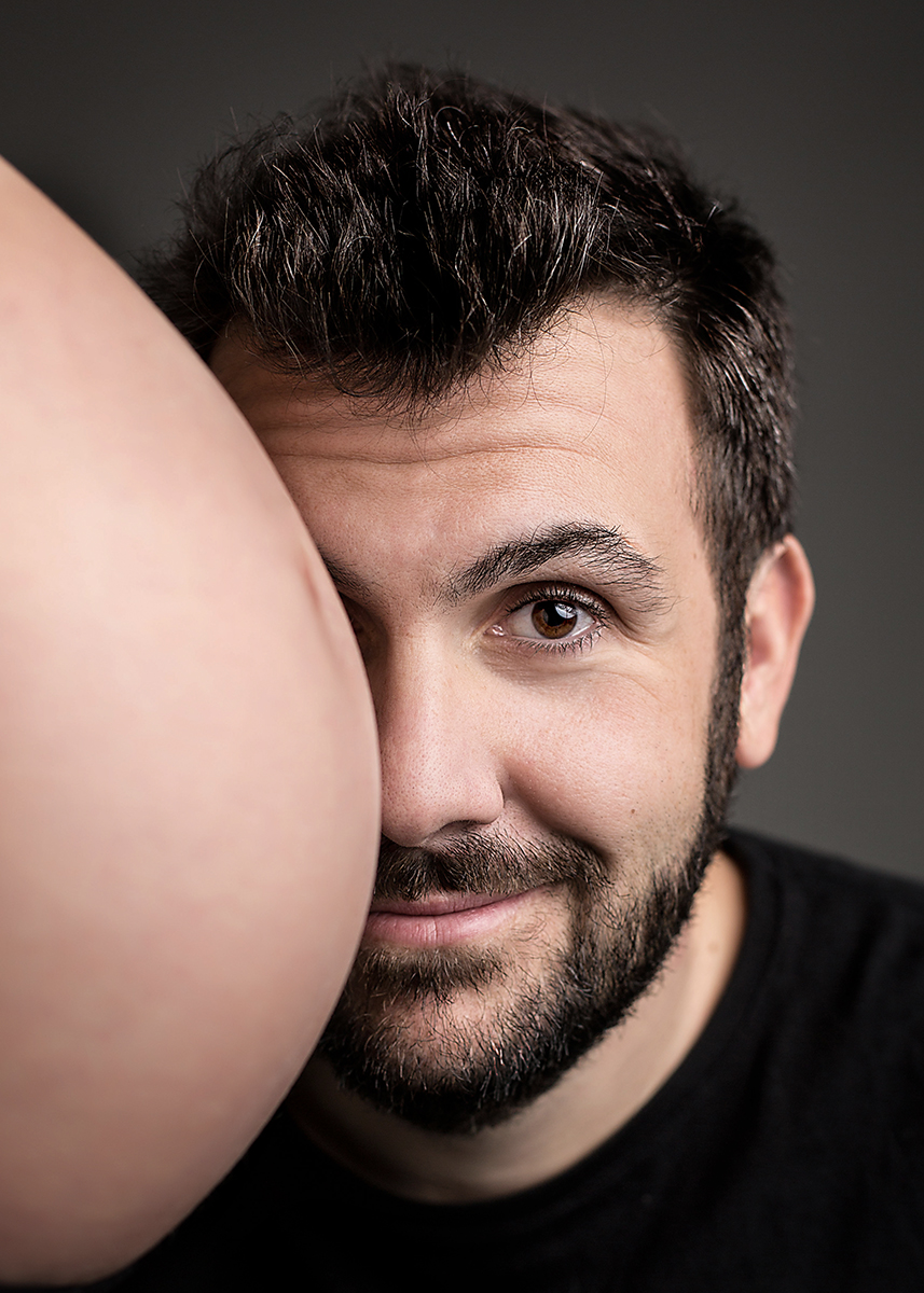 grossesse papa Laurent Ournac portrait ventre